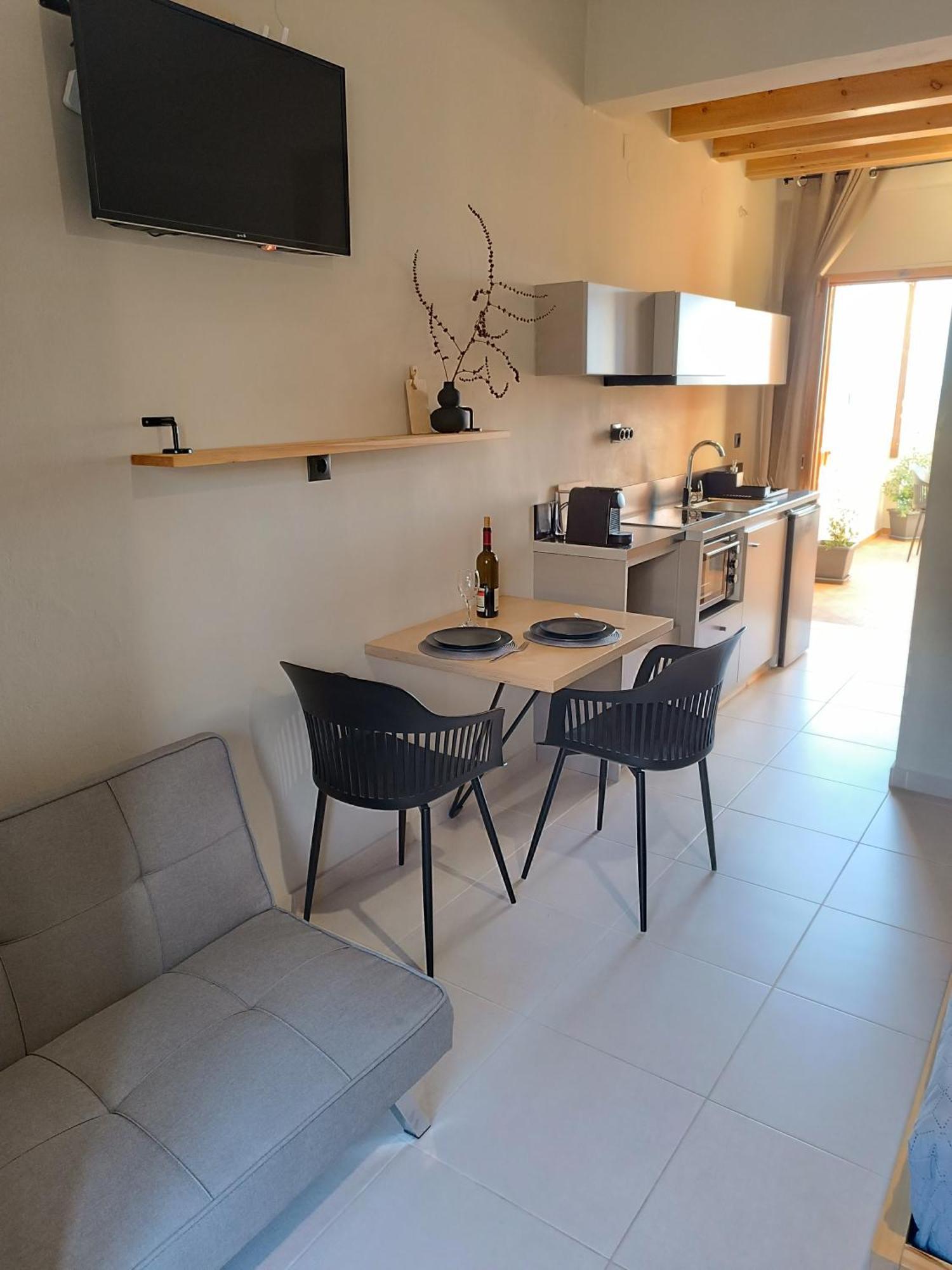 Giodriana Cozy Studio Agia Marina  Luaran gambar